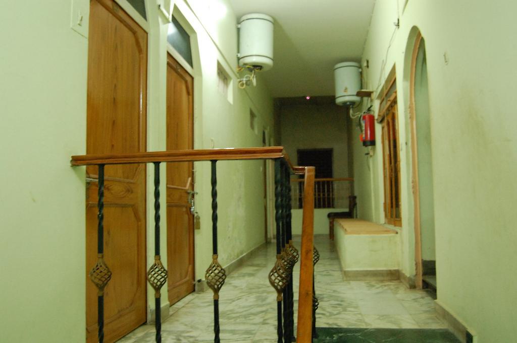 Puja Guest House Waranasi Zewnętrze zdjęcie