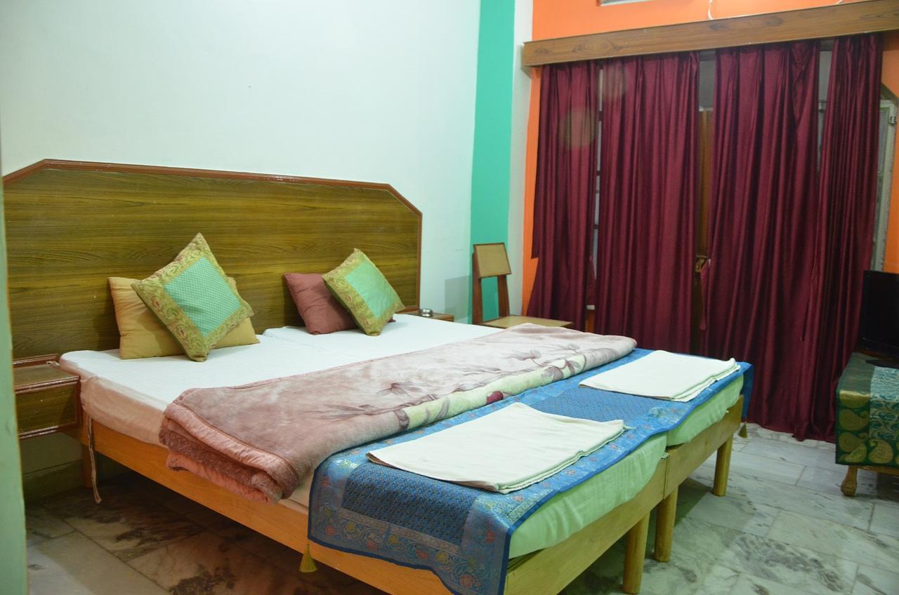 Puja Guest House Waranasi Zewnętrze zdjęcie