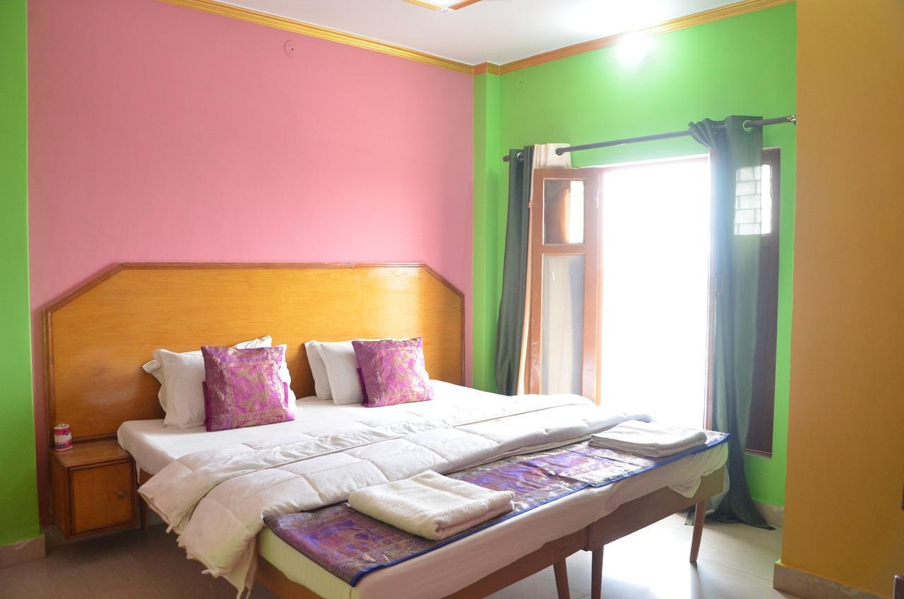 Puja Guest House Waranasi Zewnętrze zdjęcie